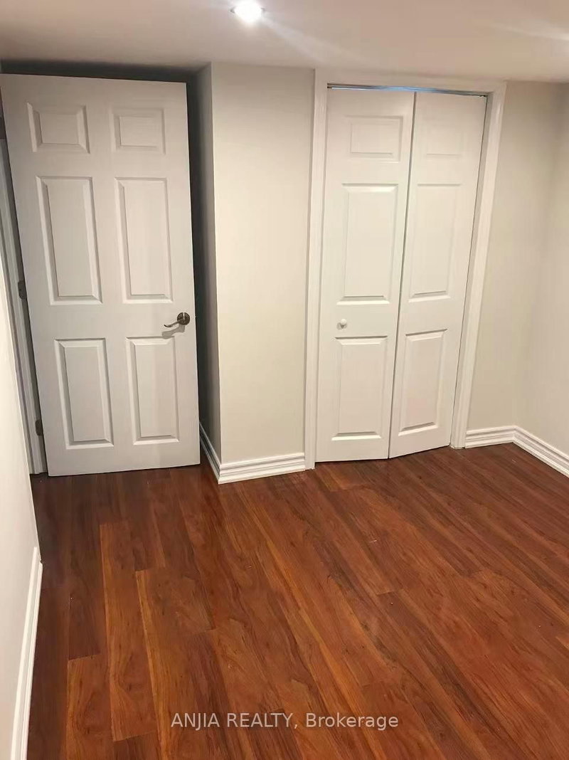 24 Jenmat Drive