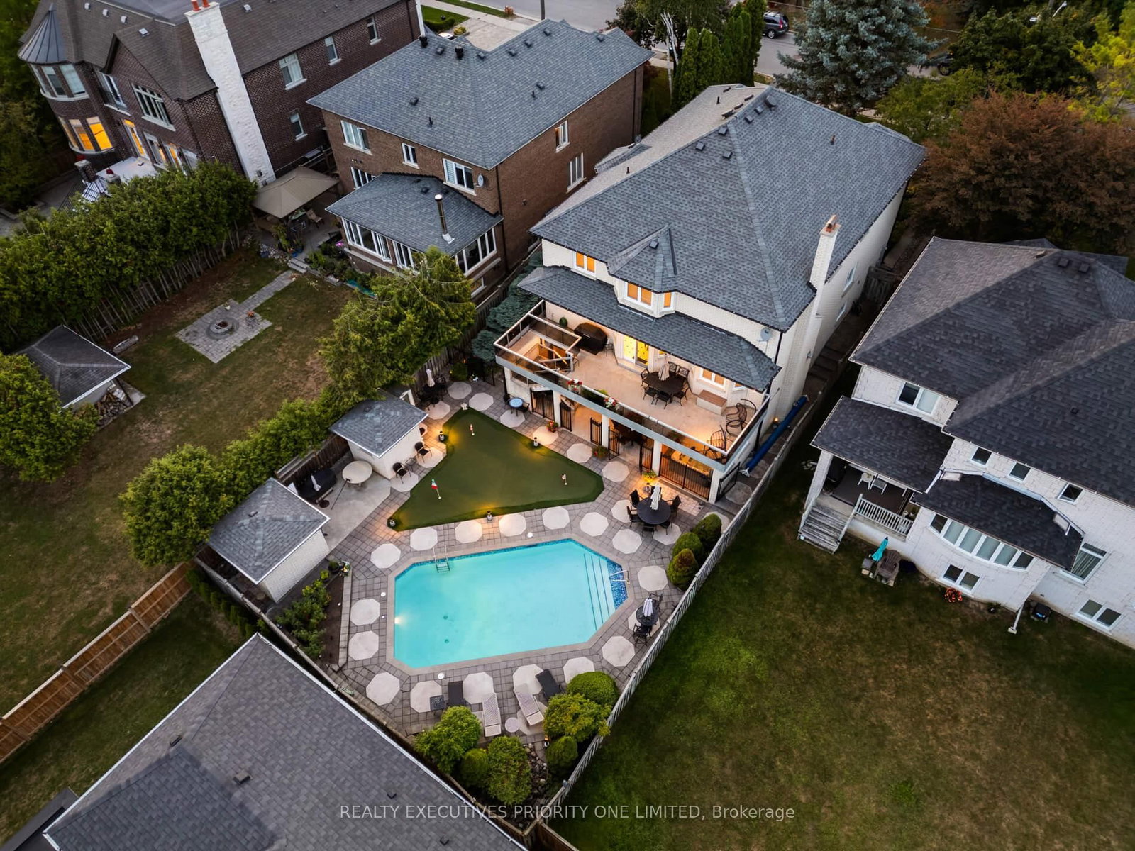 Listing Image 4