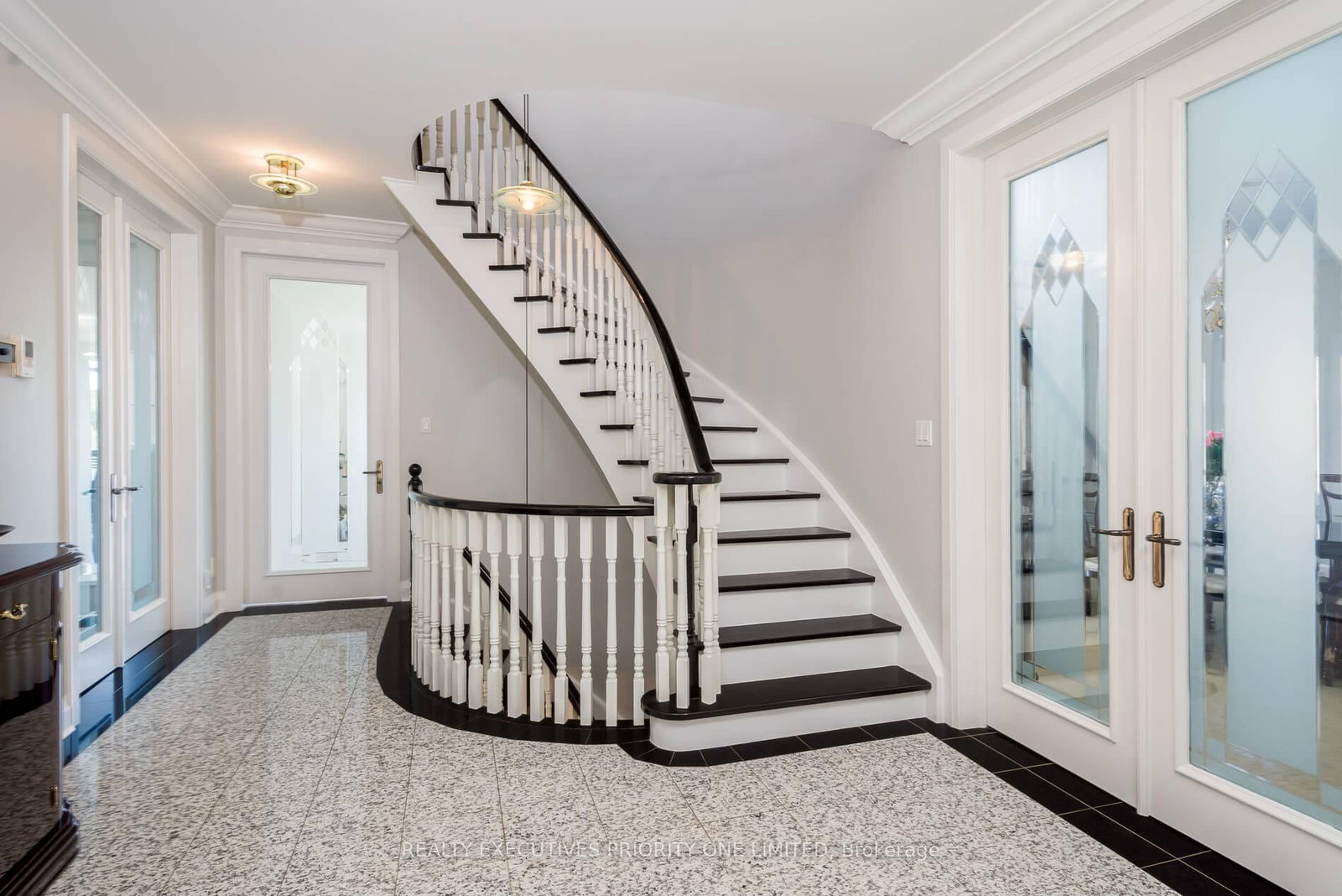 Detached House for sale at 67 Stockdale Crescent, Richmond Hill, Ontario, L4C 3T1 - North Richvale - MLS: N13246306