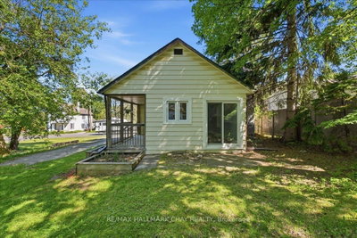 17 Church Street • Innisfil, ON photo 3