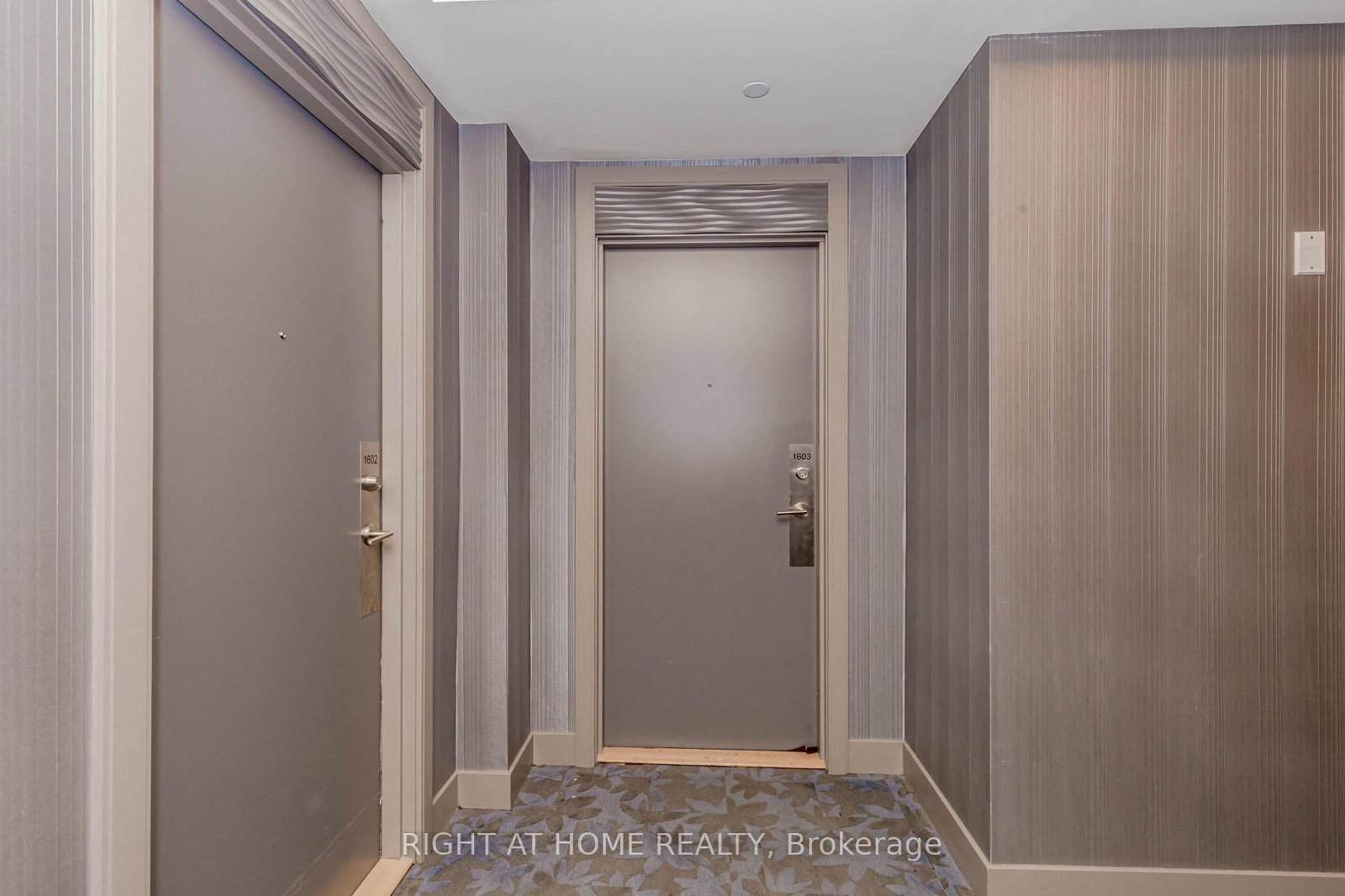 9608 Yonge Street, Unit 1603 - Photo 8