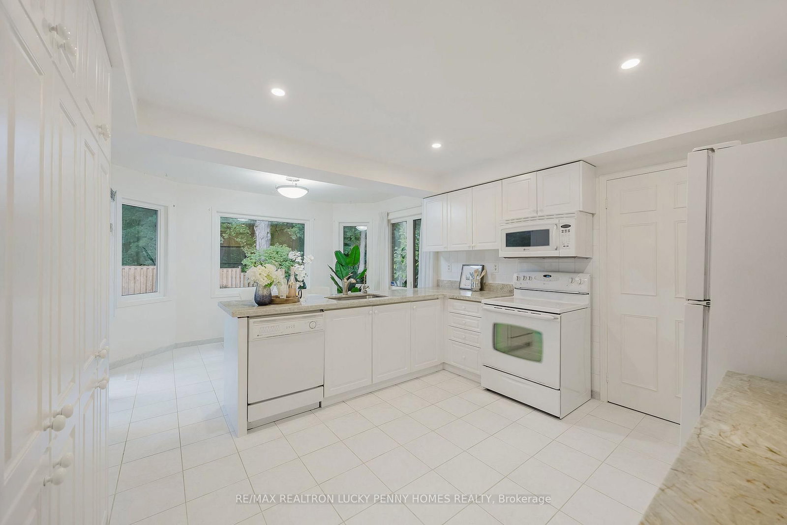 4 McPhail Court • Markham, ON photo 11