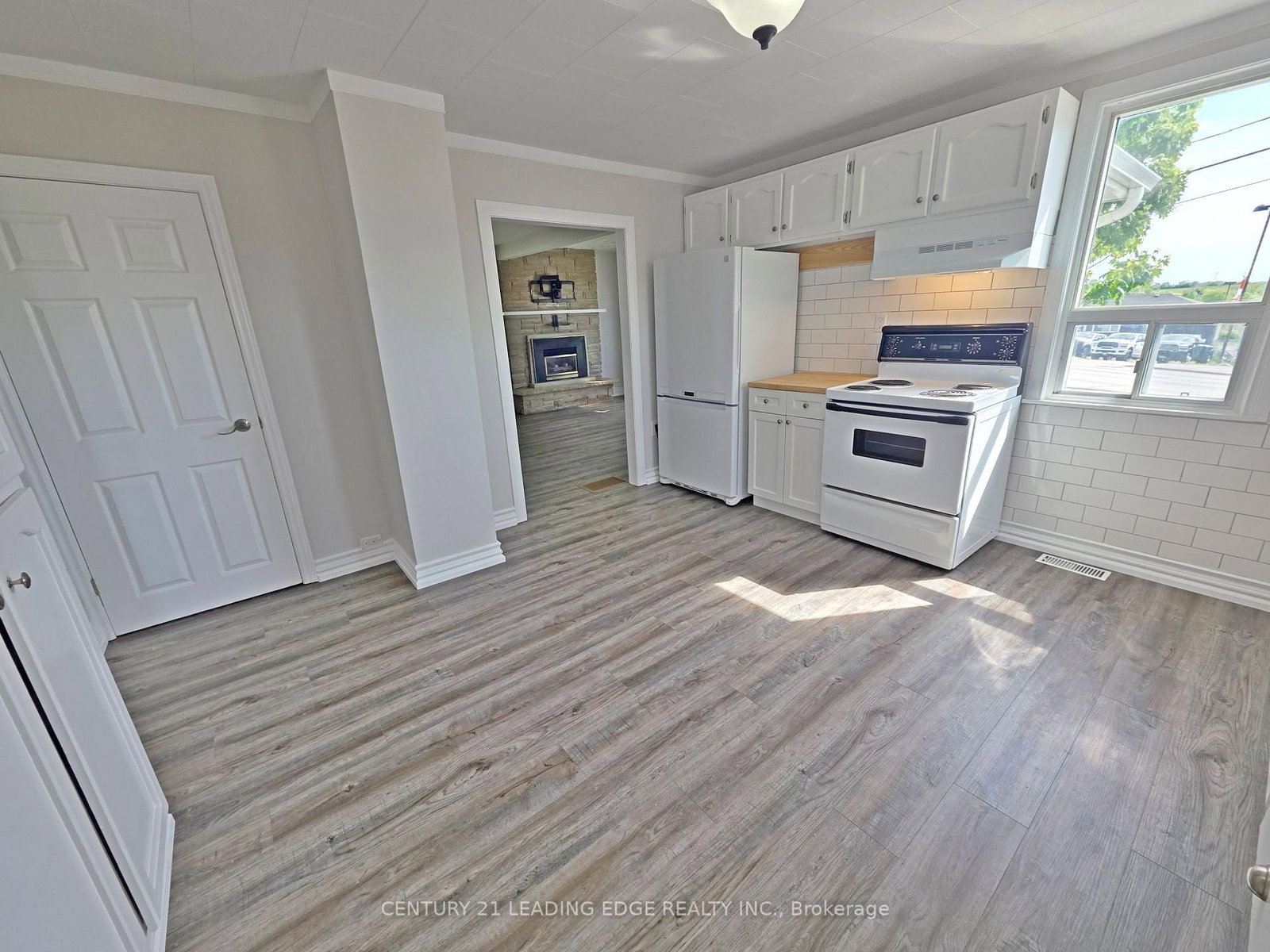 500 The Queensway South • Georgina, ON photo 19