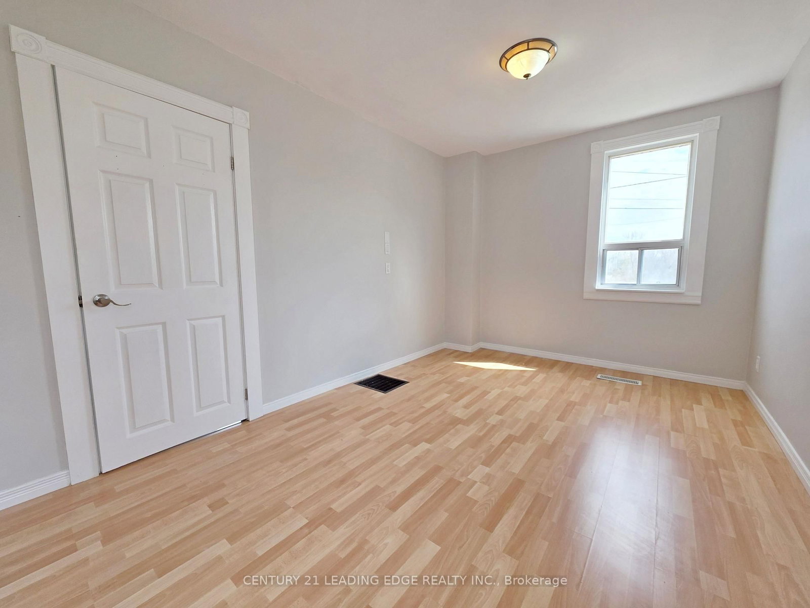 500 The Queensway South • Georgina, ON photo 23