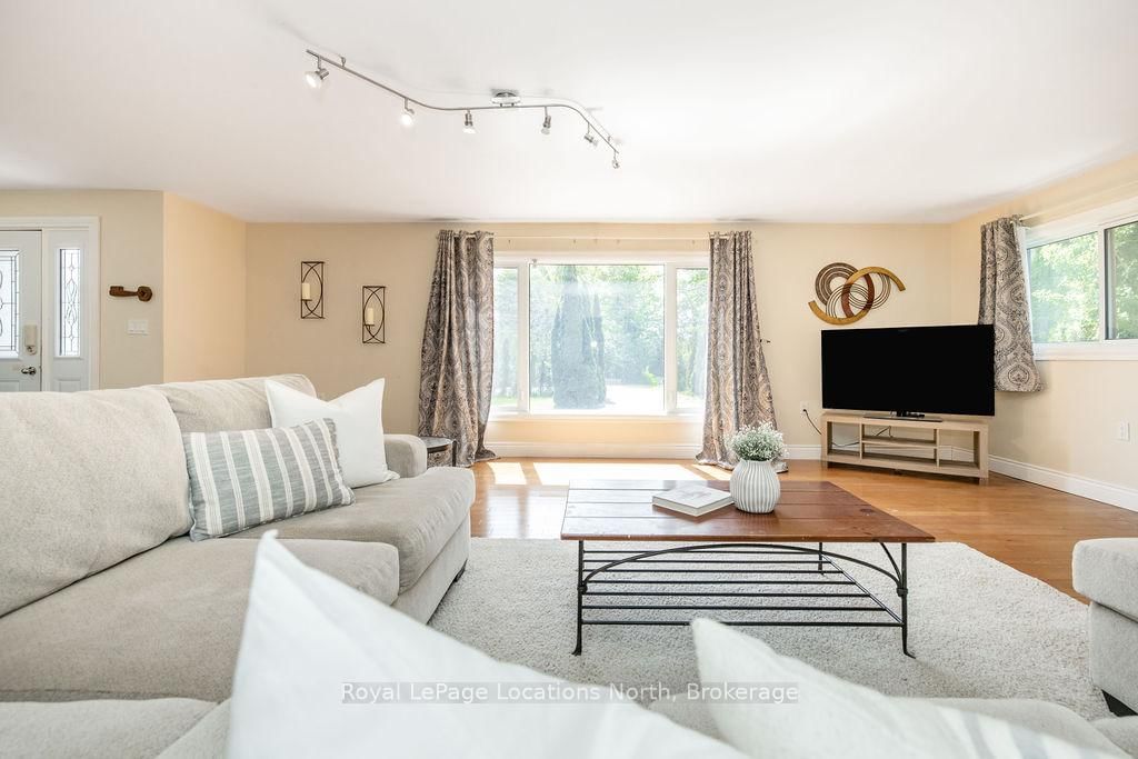 3934 Lakeview Road • Innisfil, ON photo 9