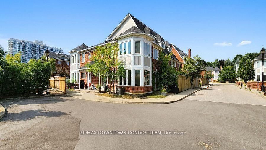 18 Clark Avenue W • #154 • Vaughan, ON photo 2