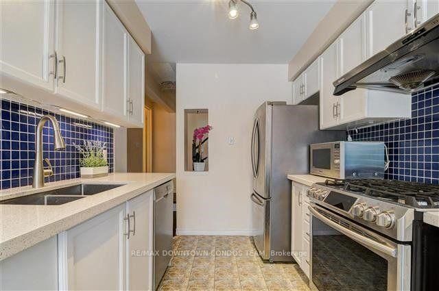 18 Clark Avenue W • #154 • Vaughan, ON photo 8
