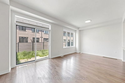8 Hewison Avenue — more photos