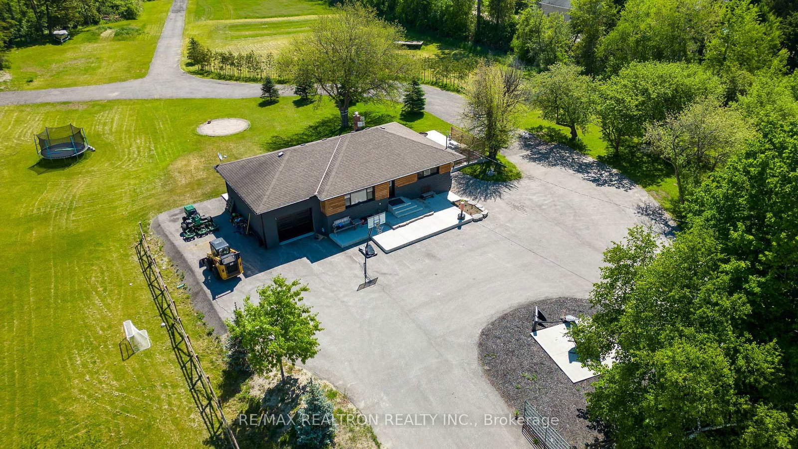 18367 Keele Street • King, ON photo 12