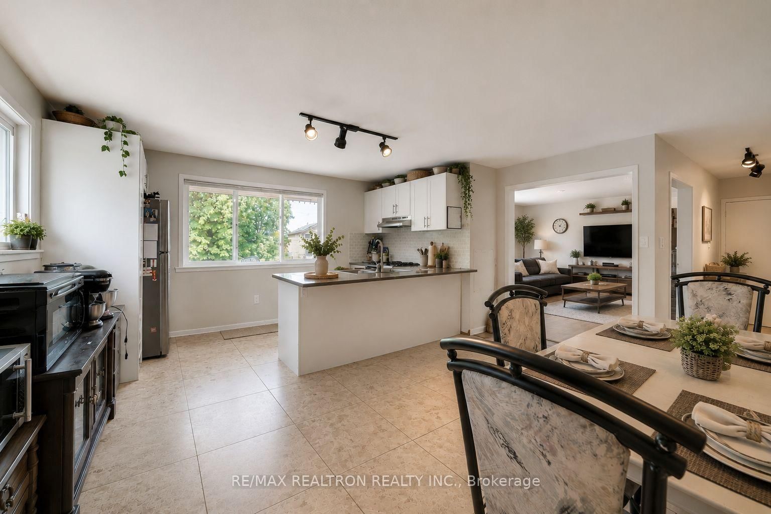18367 Keele Street • King, ON photo 31