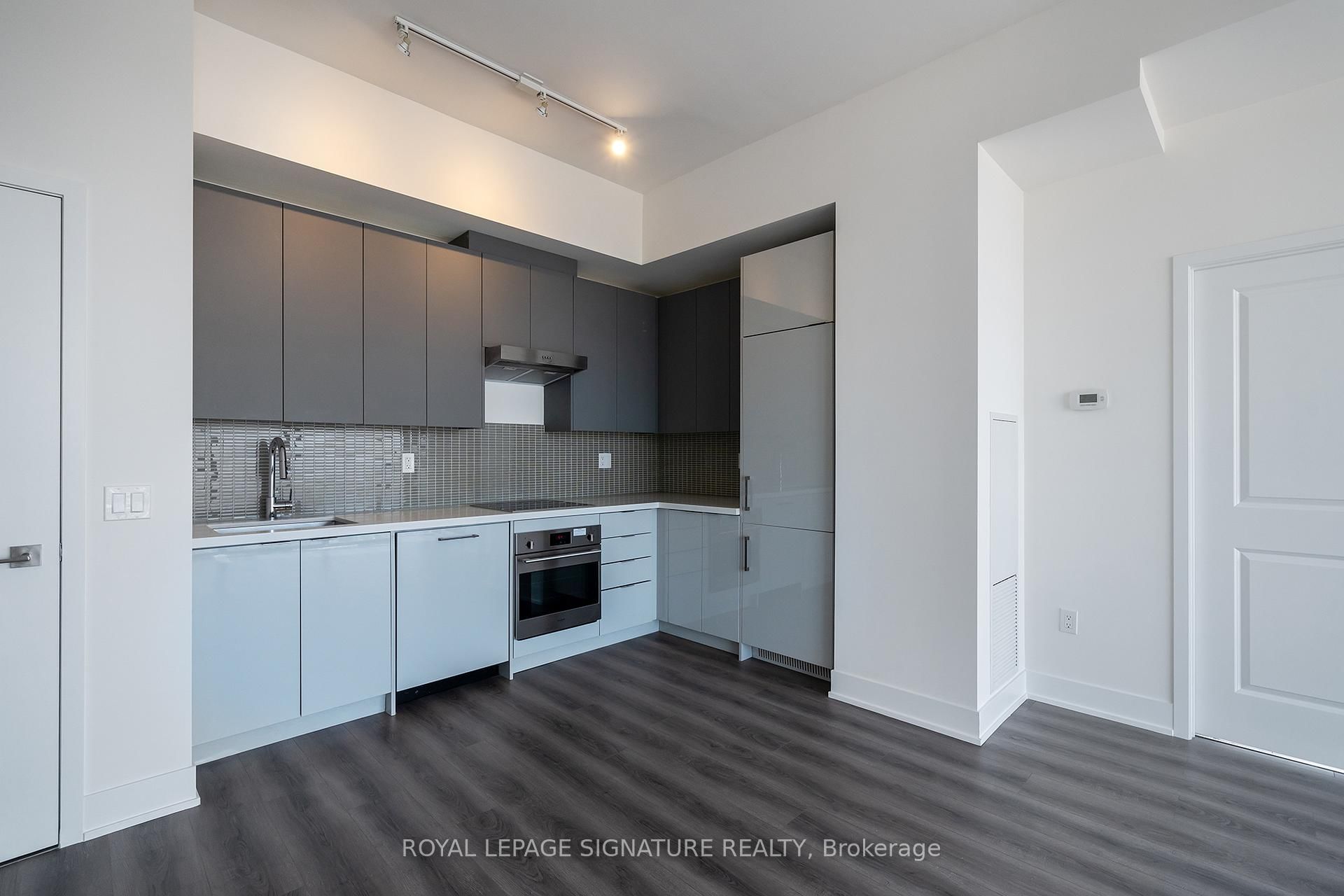2916 Highway 7 Road, Unit 3707