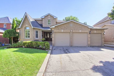 4-bed Detached House · 65 Carlyle Cres