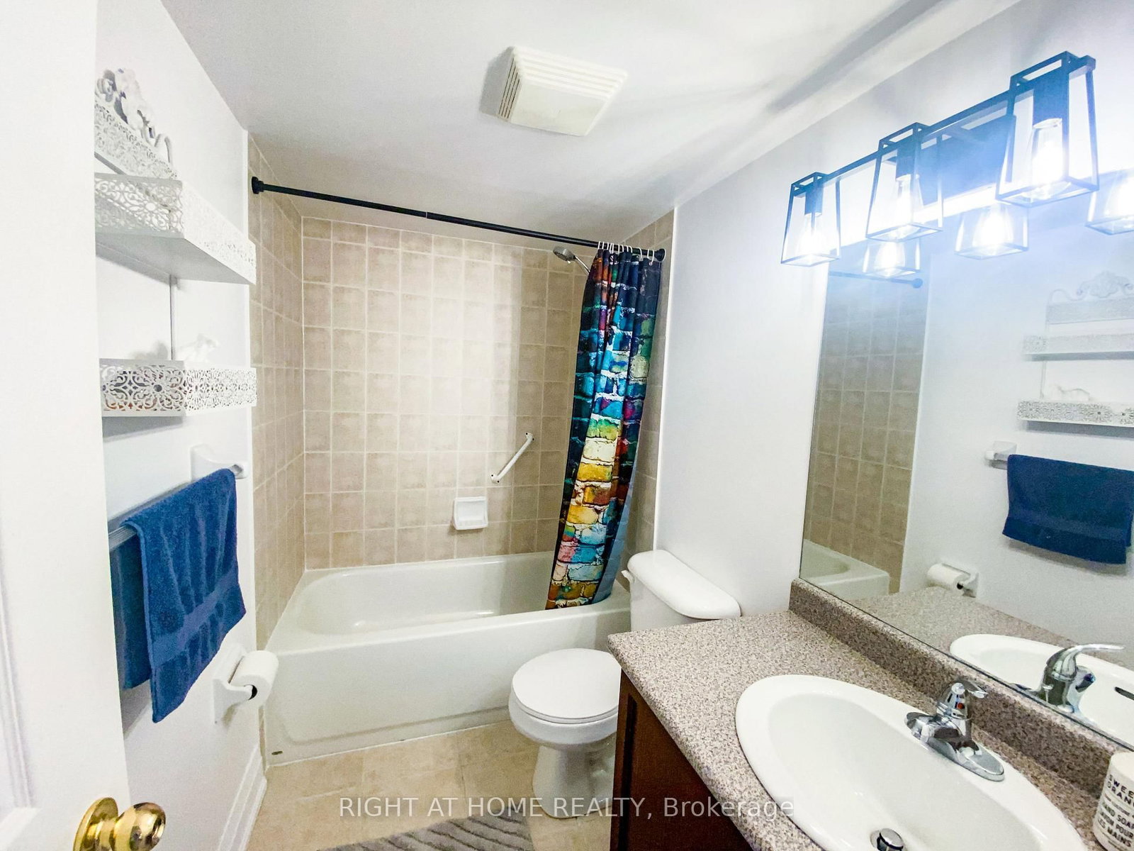 35 Hunt Avenue • #404 • Richmond Hill, ON photo 13