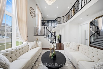 36 Zoran Lane • Vaughan, ON photo 9