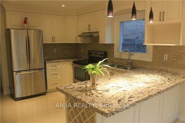 home for lease on 51 Topham Crescent