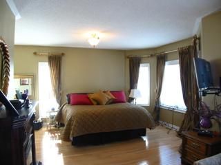 71 Glacier Crt, Vaughan, L6A2V3 | Image 3