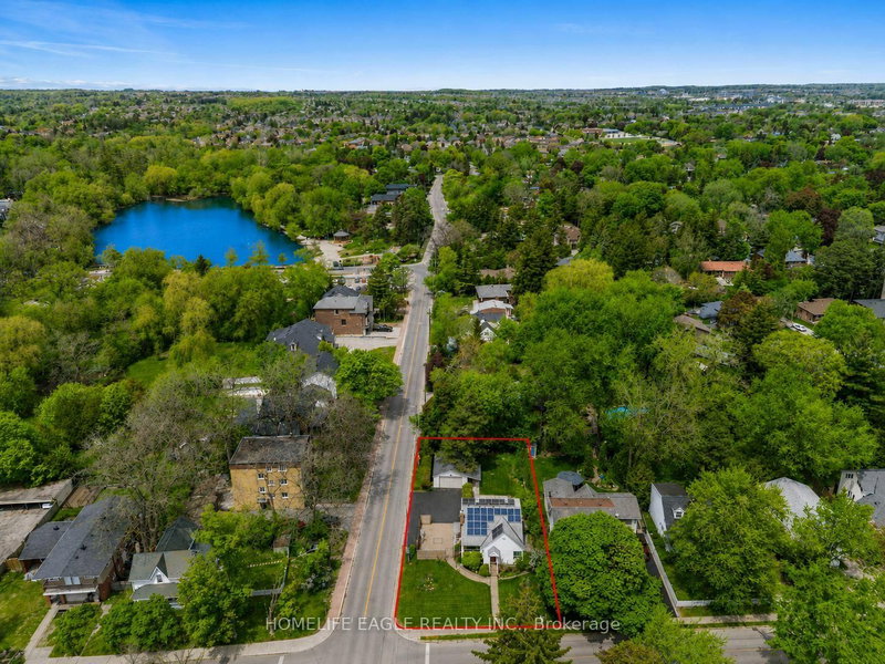261 Richmond St, Richmond Hill, Ontario