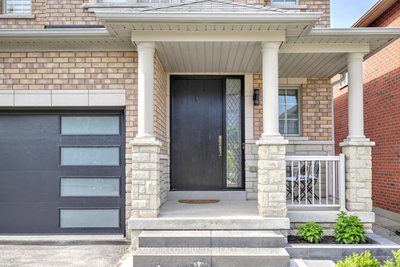 16 Muret Crescent — photo 3