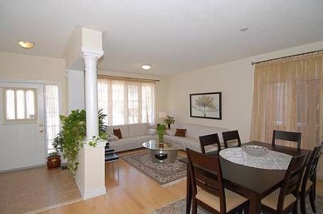 123 Selwyn Rd, Richmond Hill, L4E5E3 | Image 2
