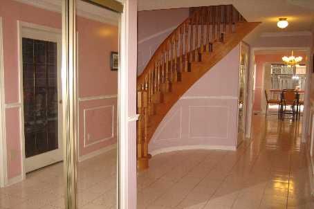 50 Summitcrest Dr, Richmond Hill, L4S1A7 | Image 2