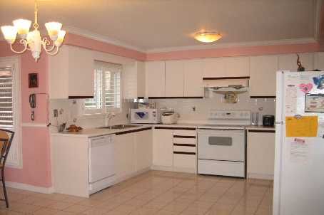 50 Summitcrest Dr, Richmond Hill, L4S1A7 | Image 3