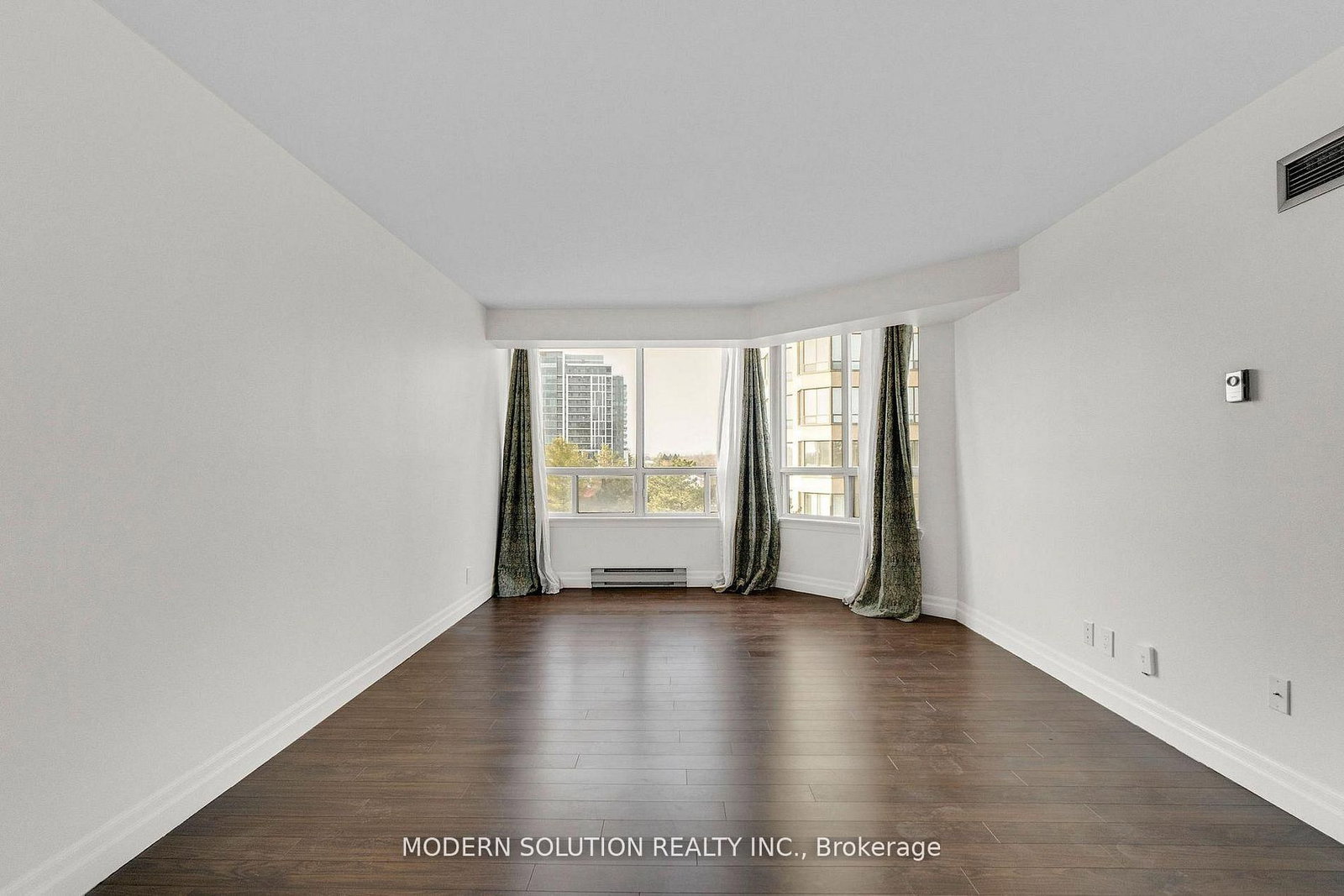 32 Clarissa Drive • #426 • Richmond Hill, ON photo 12