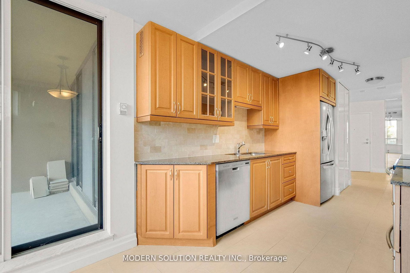 32 Clarissa Drive • #426 • Richmond Hill, ON photo 19