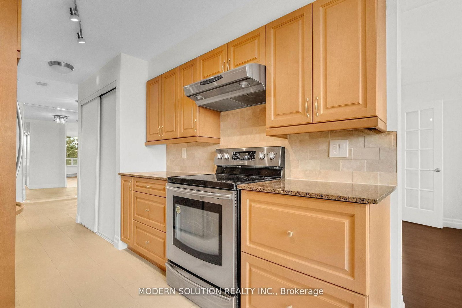 32 Clarissa Drive • #426 • Richmond Hill, ON photo 21