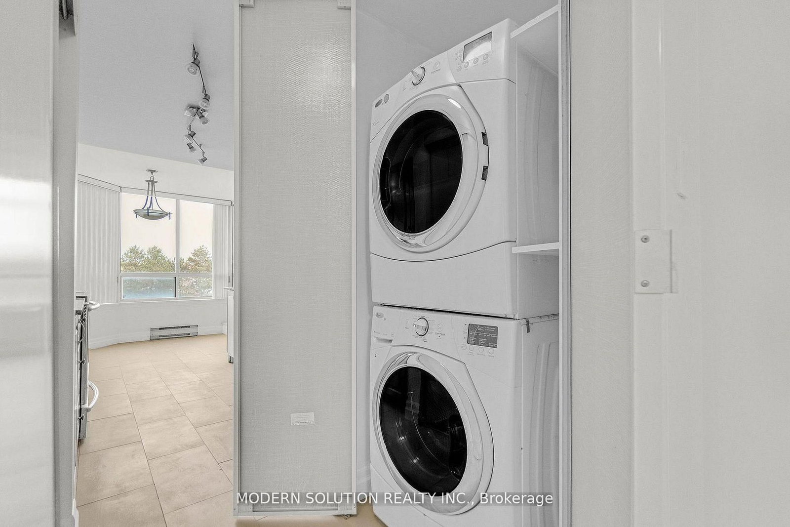 32 Clarissa Drive • #426 • Richmond Hill, ON photo 37