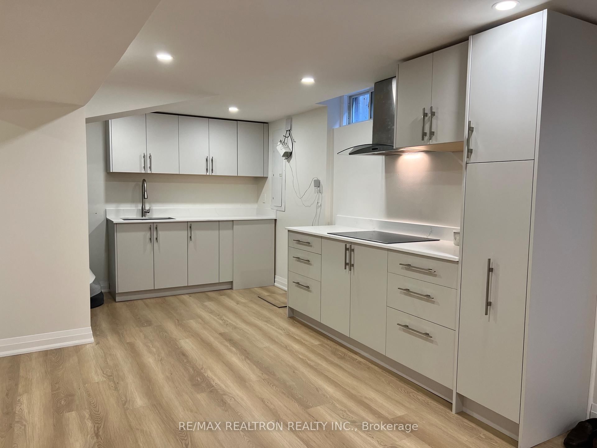 8 Trillium Drive