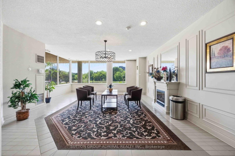 220 - 326 Major Mackenzie Drive