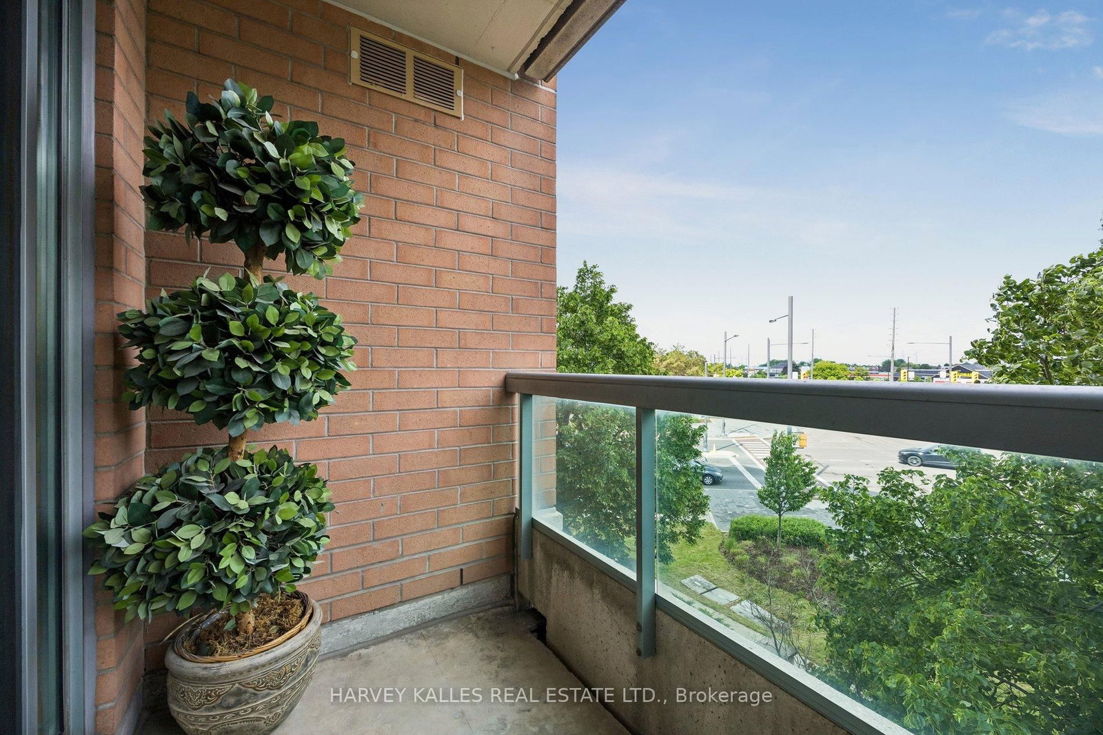 745 New Westminster Drive • #302 • Vaughan, ON photo 15