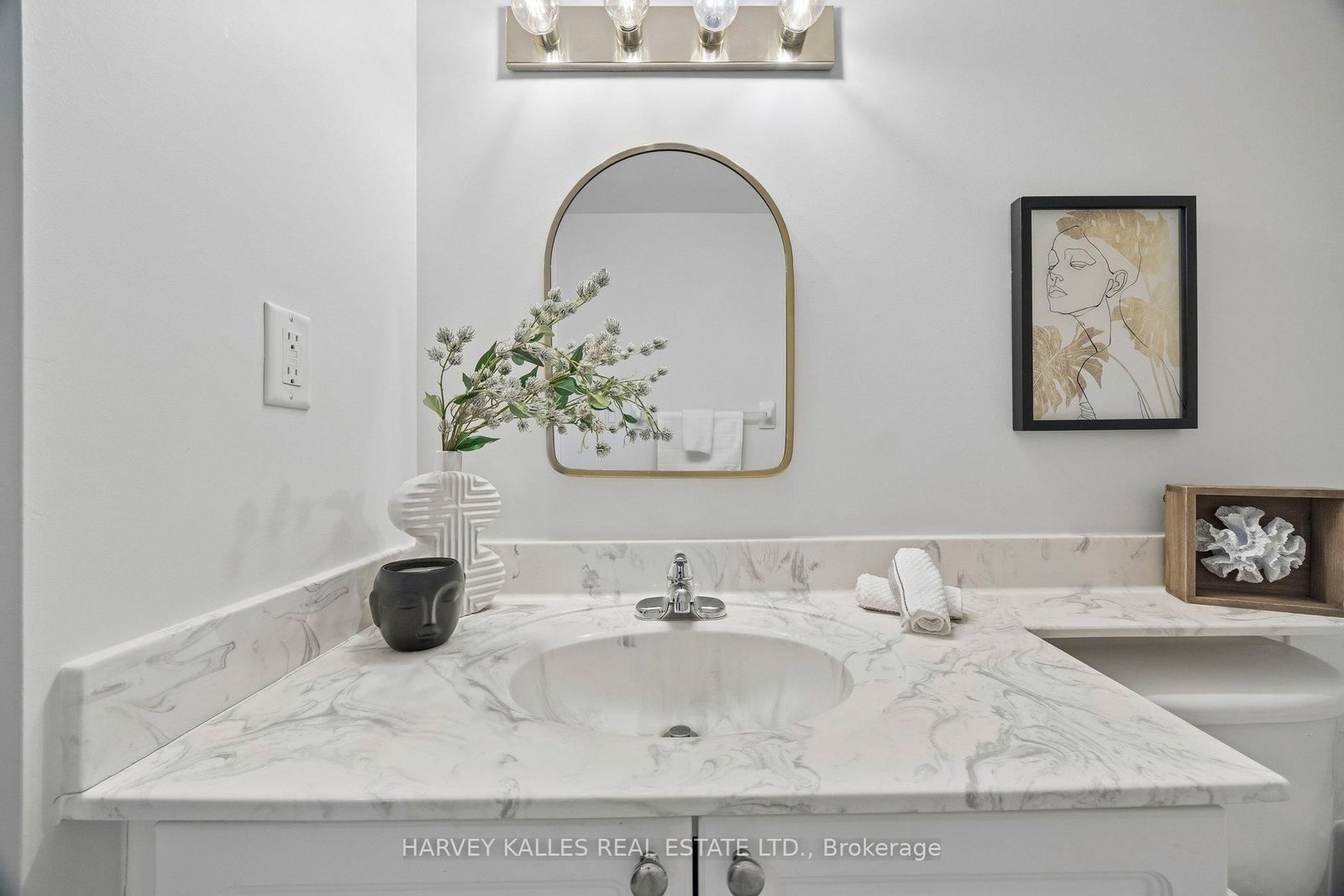 745 New Westminster Drive • #302 • Vaughan, ON photo 27