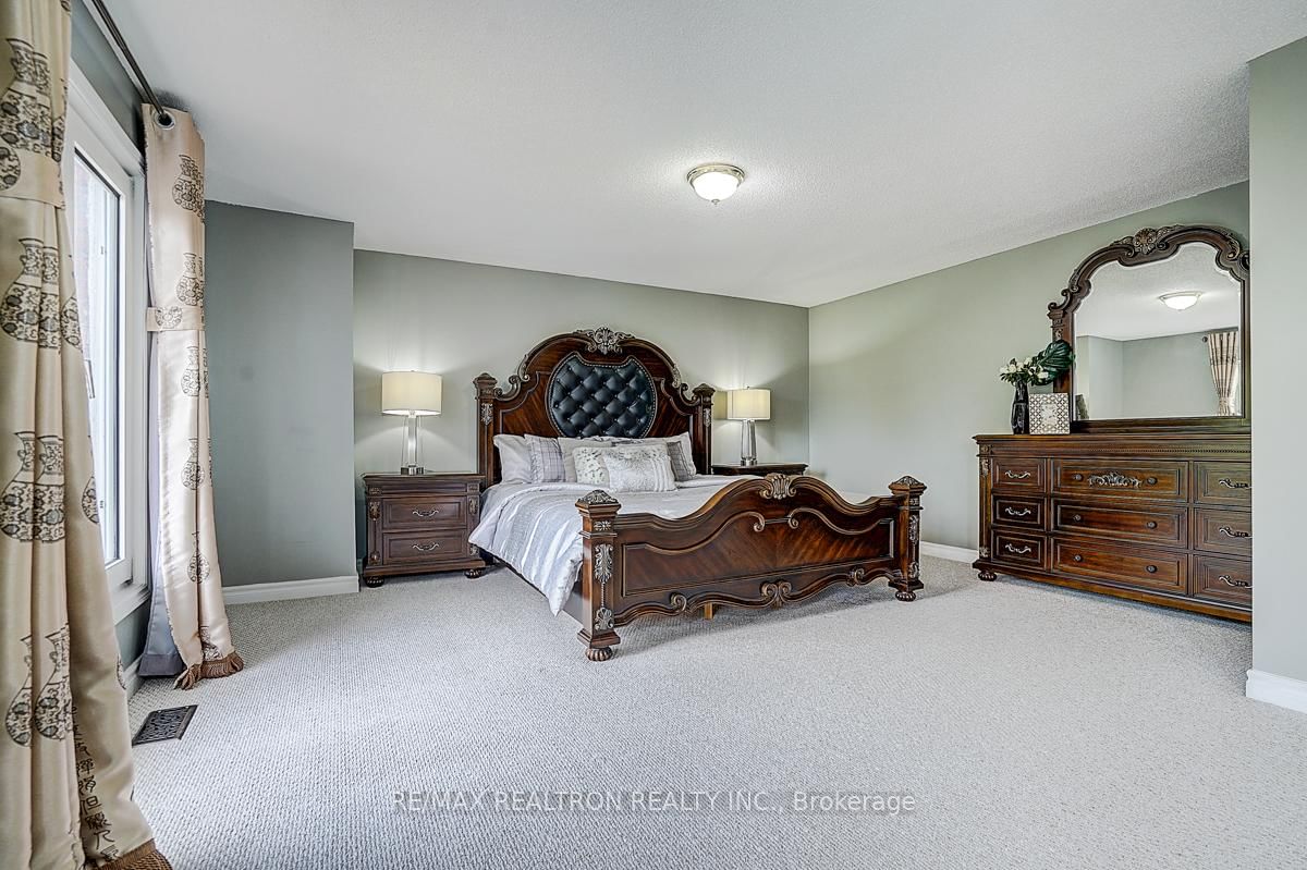 233 Brimson Drive • Newmarket, ON photo 23