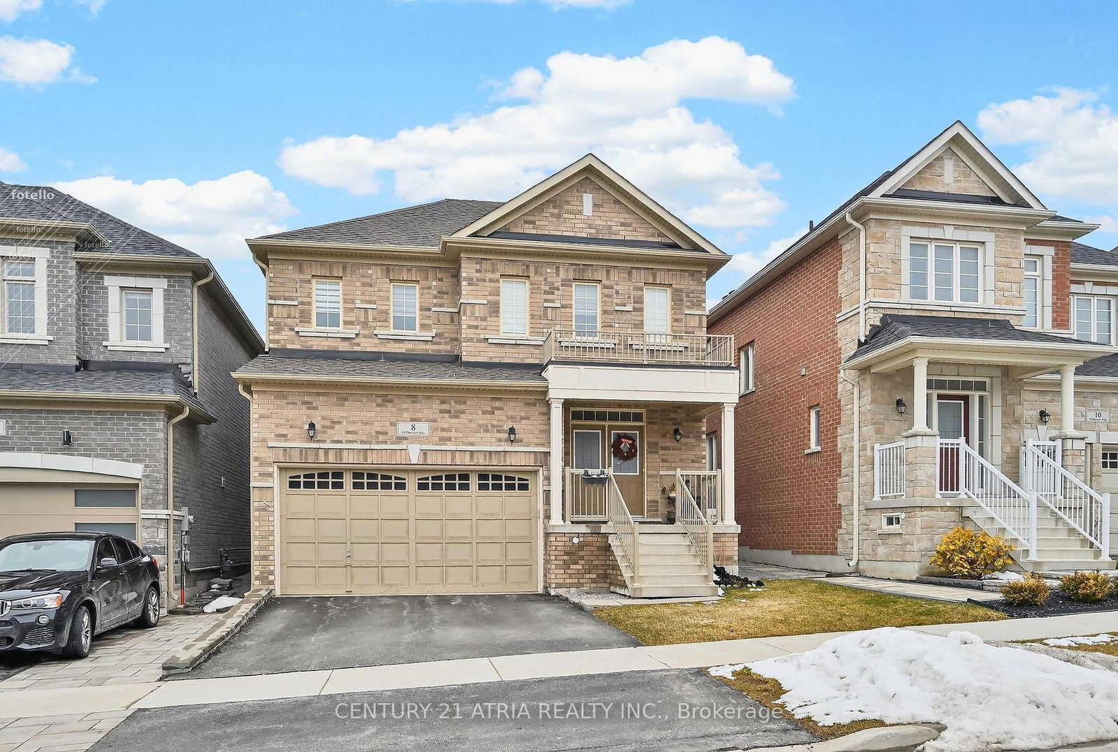 8 Fallharvest Way • Whitchurch-Stouffville, ON photo 1