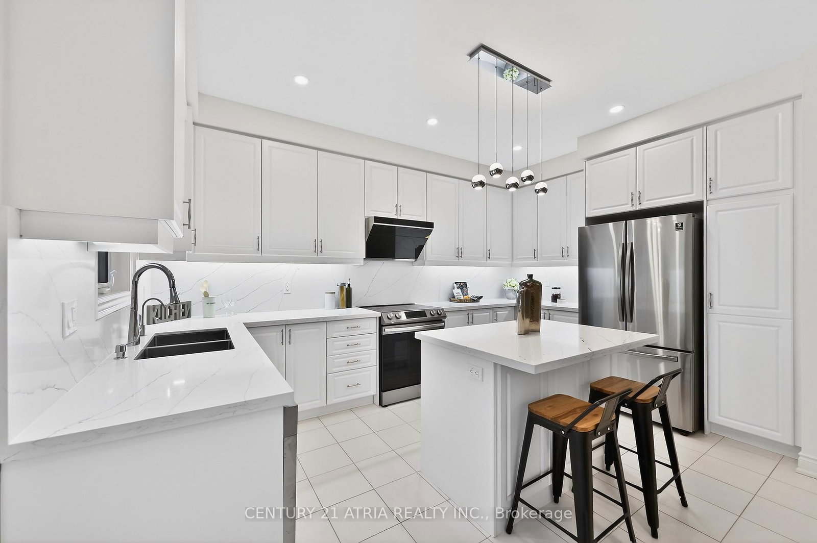 8 Fallharvest Way • Whitchurch-Stouffville, ON photo 18