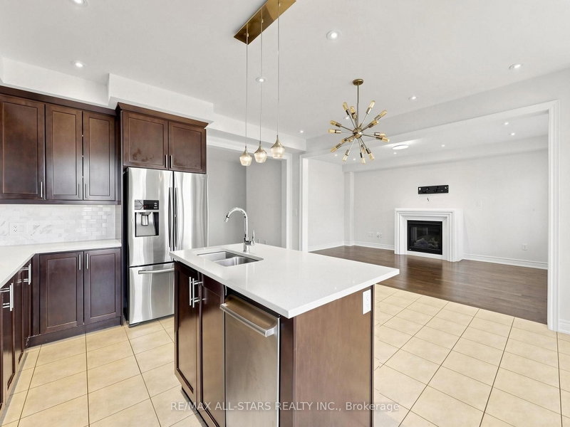 29 Mondial Crescent