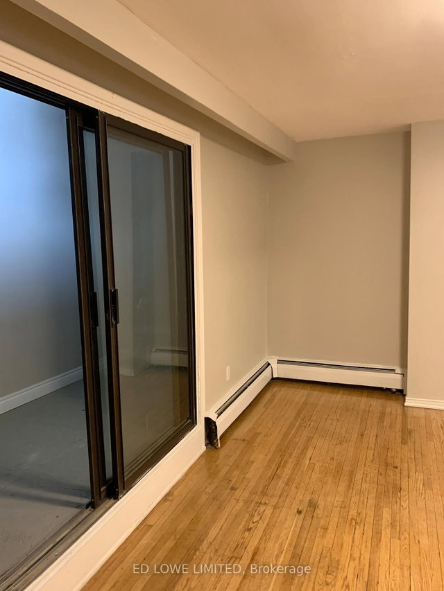 2 - 300 Holland Street W