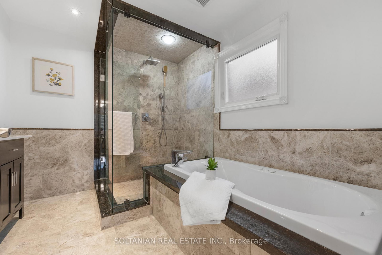28 Dunvegan Drive • Richmond Hill, ON photo 22
