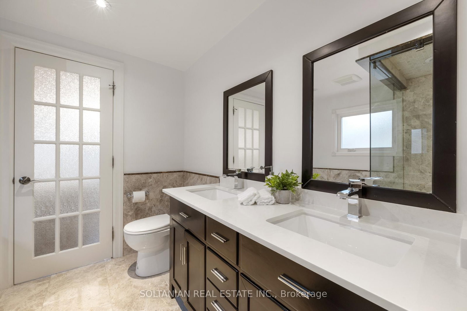 28 Dunvegan Drive • Richmond Hill, ON photo 23