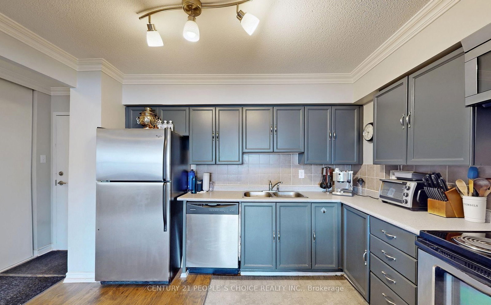 250 Davis Drive • #909 • Newmarket, ON photo 10