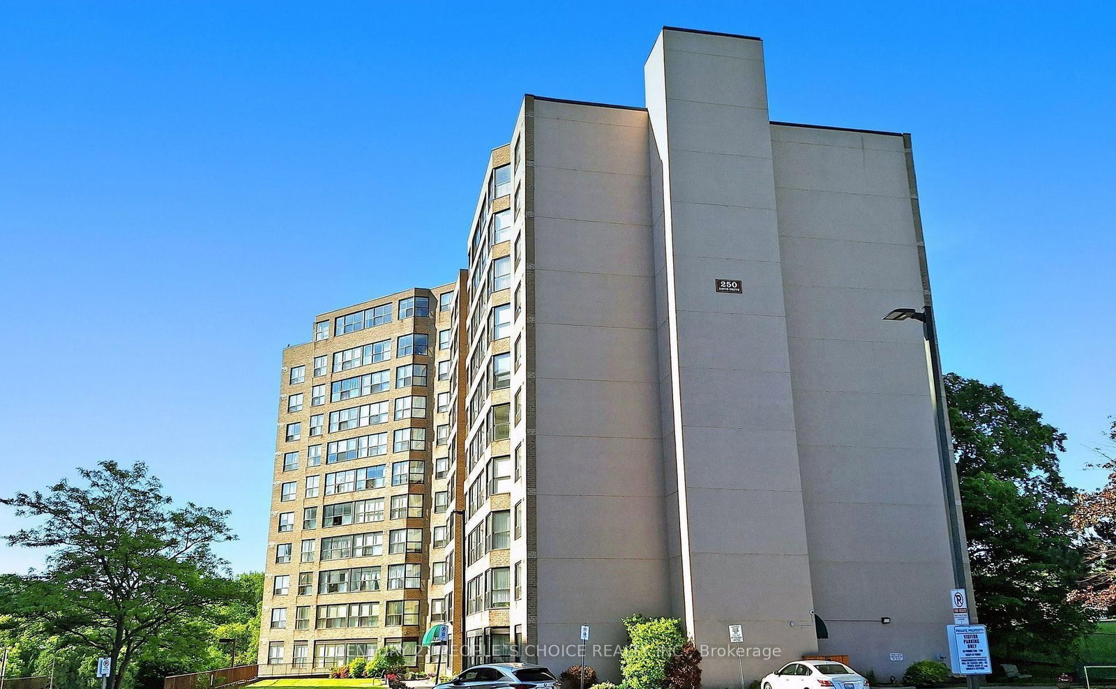 250 Davis Drive • #909 • Newmarket, ON photo 3