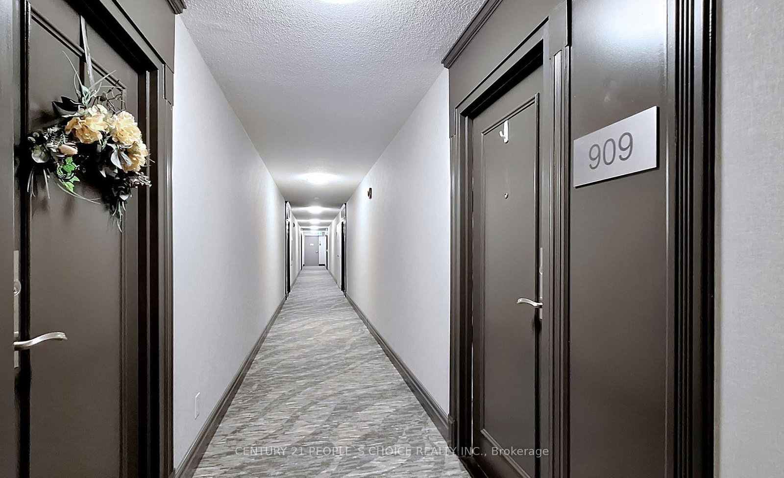 250 Davis Drive • #909 • Newmarket, ON photo 6