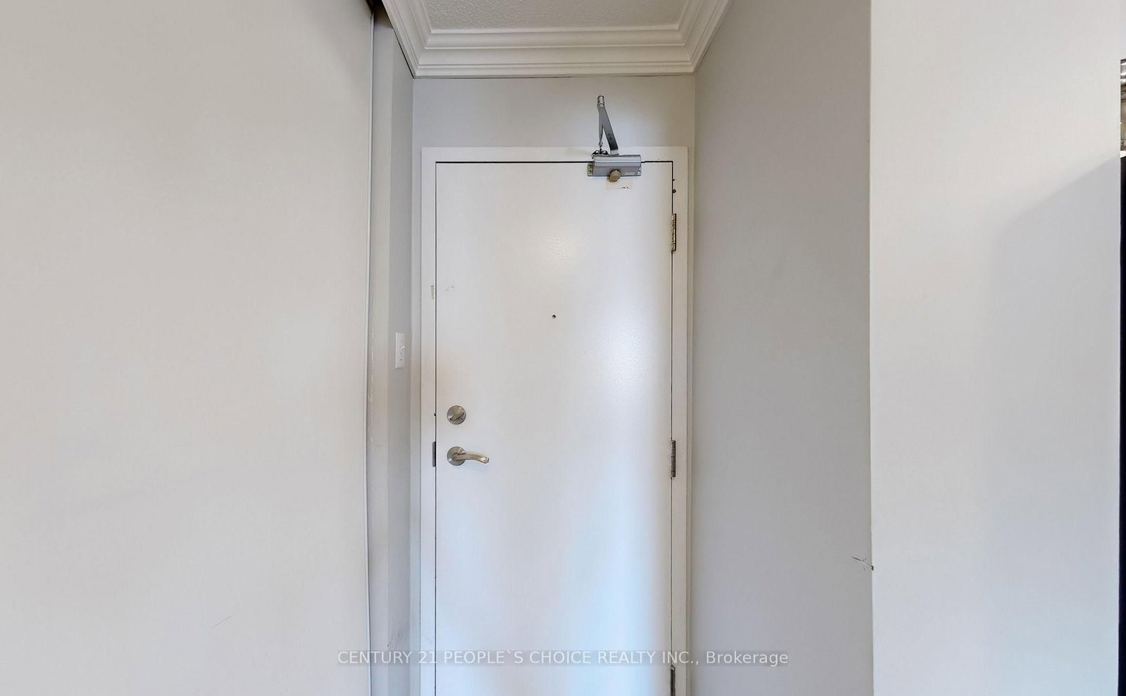 250 Davis Drive • #909 • Newmarket, ON photo 8