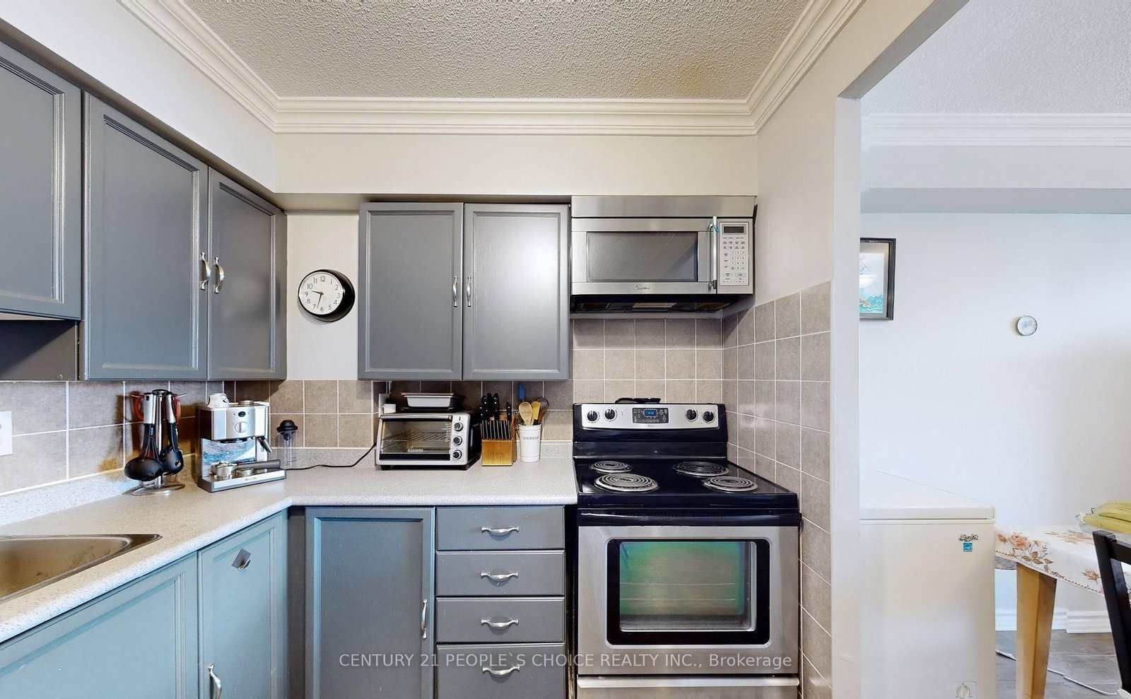 250 Davis Drive • #909 • Newmarket, ON photo 9