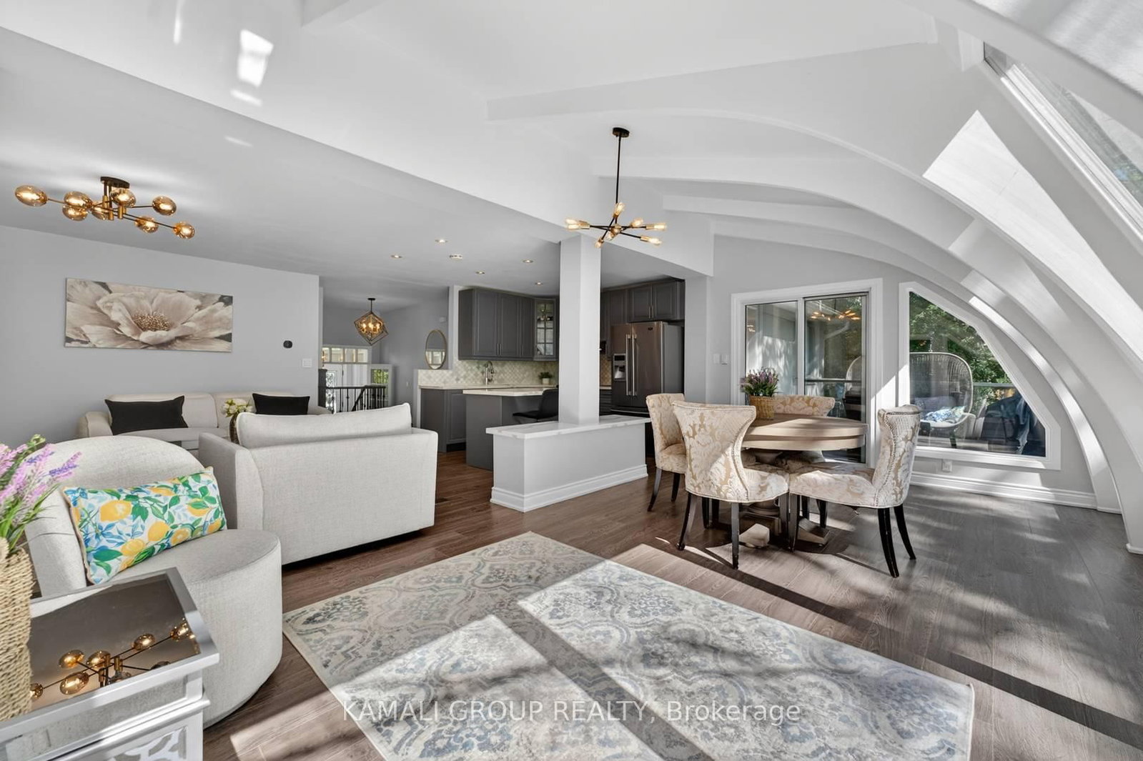 61 Lawnwood Court • Richmond Hill, ON photo 11