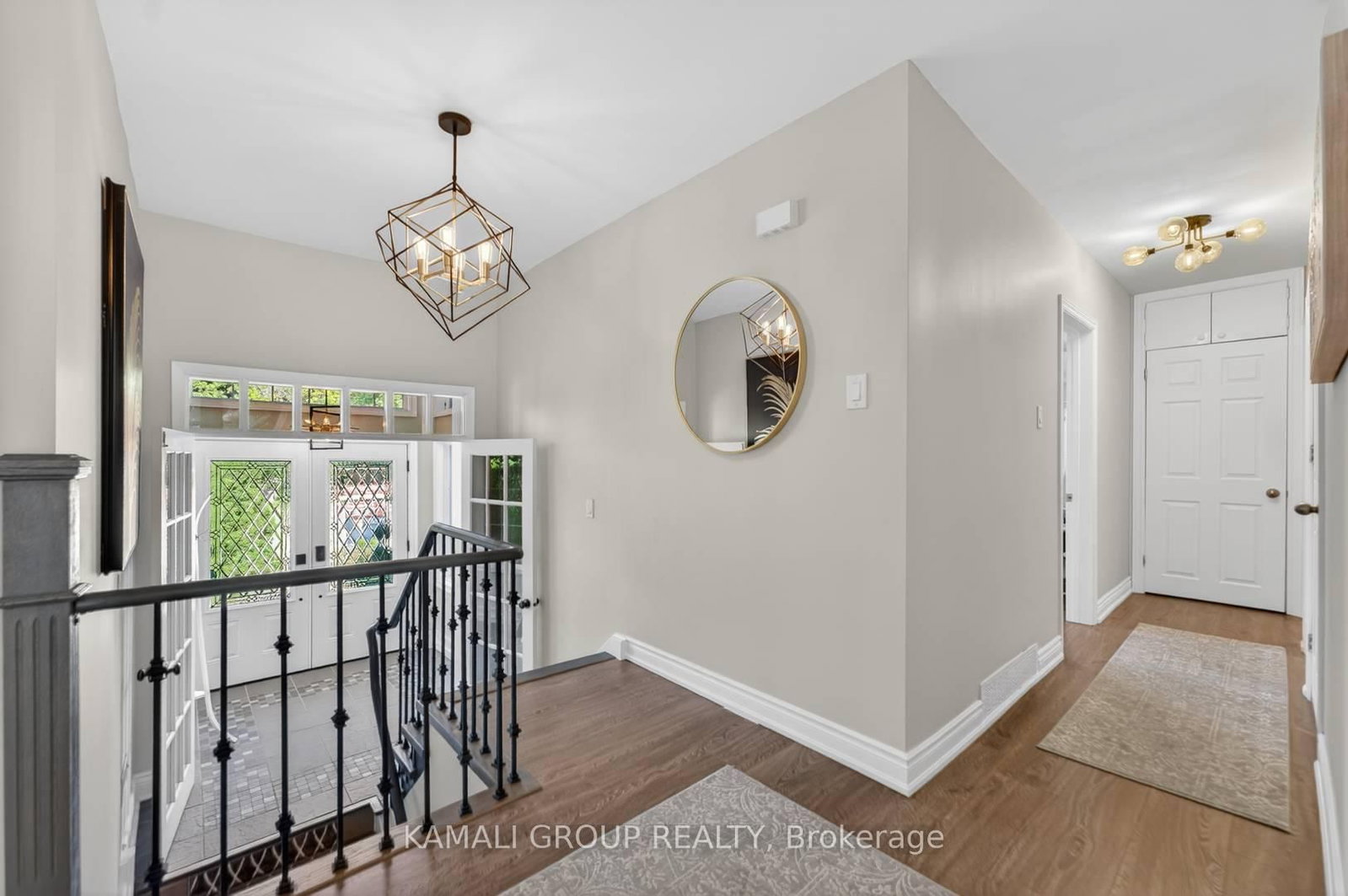 61 Lawnwood Court • Richmond Hill, ON photo 6