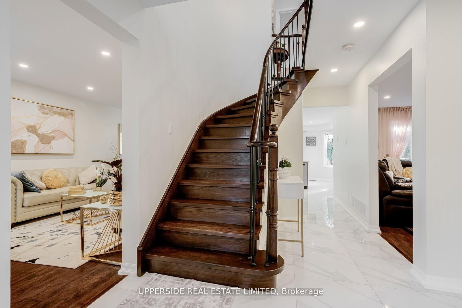 167 Covent Crescent, Aurora, ON, photo 3