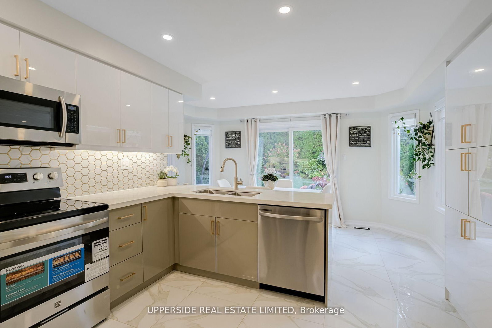 167 Covent Crescent • Aurora, ON photo 9