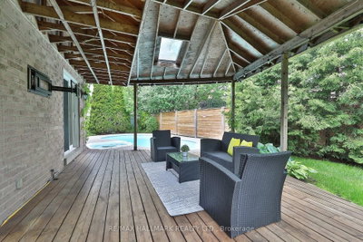 58 Pickett Crescent — more photos